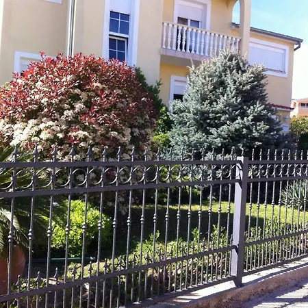 House Lilija Casa de Férias